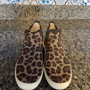 Rothy’s mocha cat sneakers
